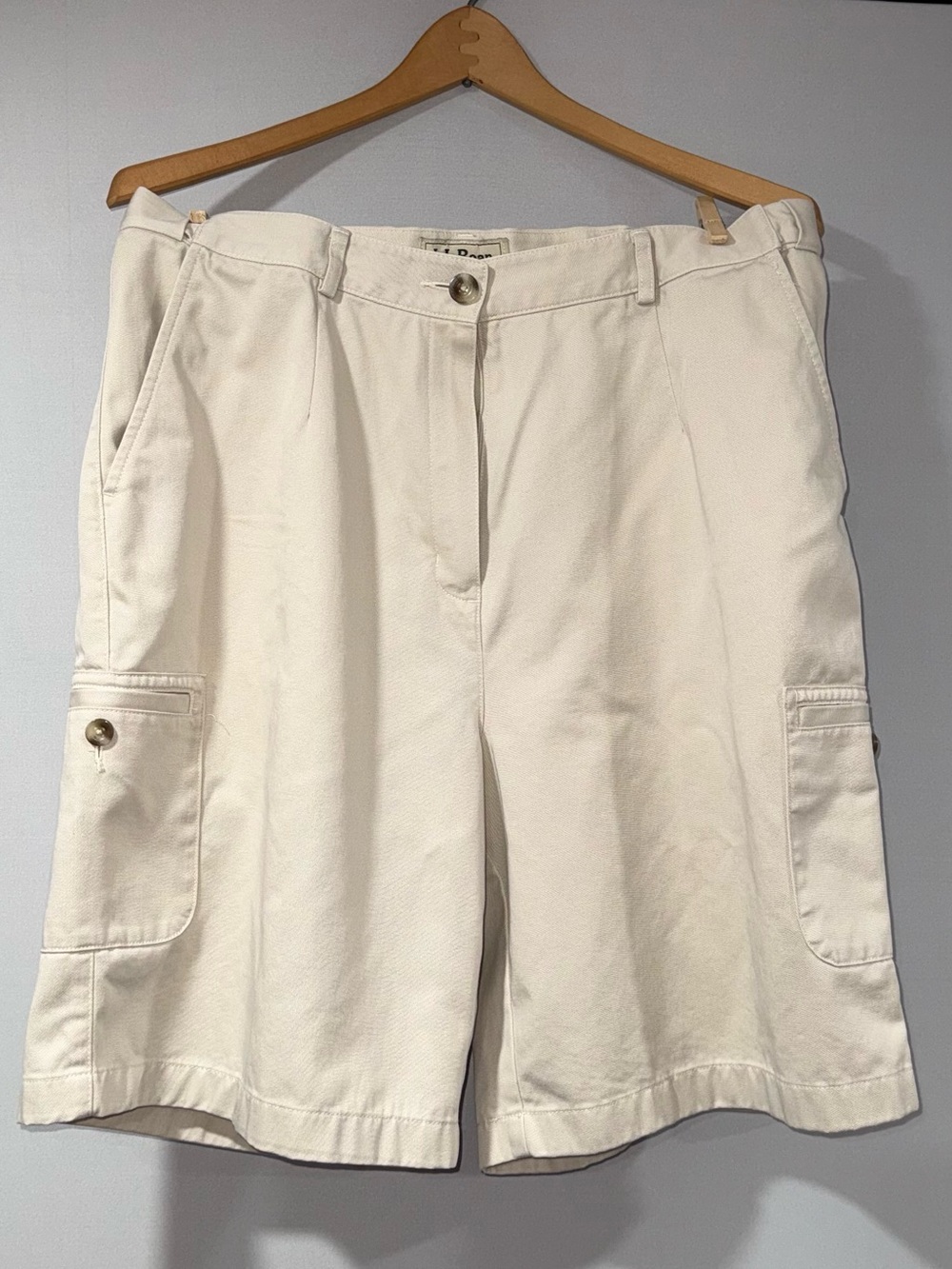 Vintage L.L. Bean Women’s Original Fit Cargo Shorts